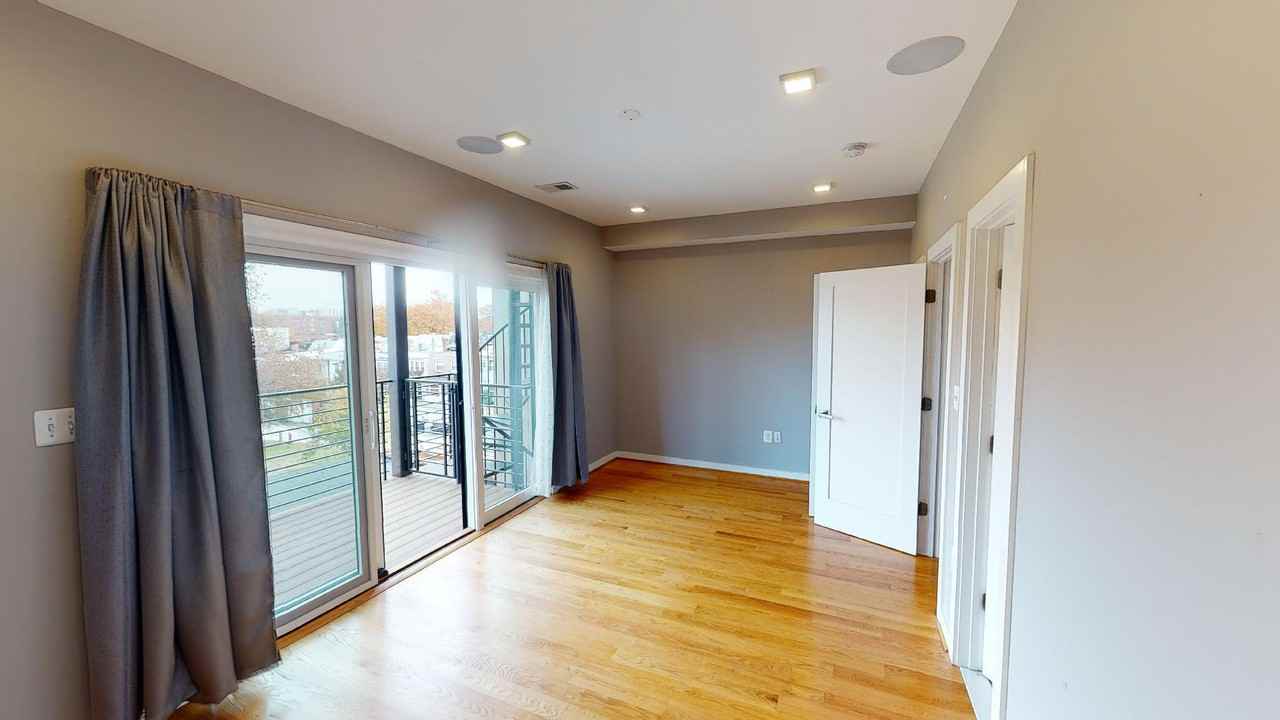 4317 15th St Nw #2 - Photo 4 of 22