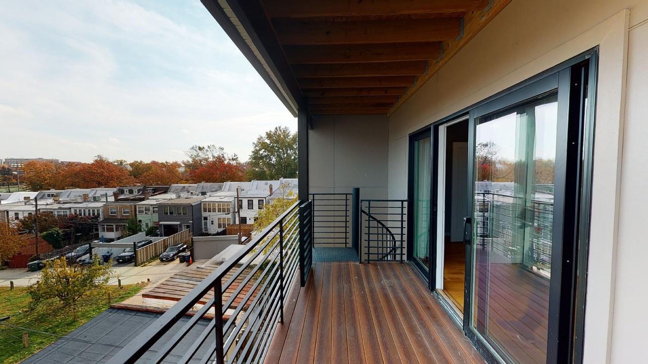 4317 15th St Nw #2 - Photo 5 of 22