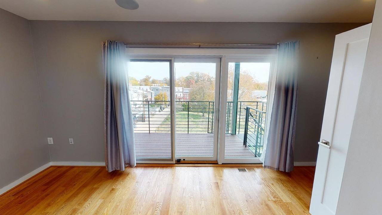 4317 15th St Nw #2 - Photo 6 of 22