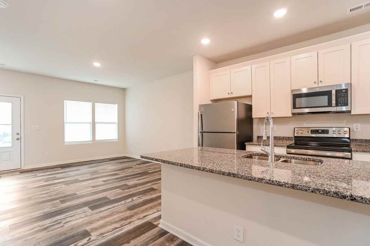 1207 Pine St - Photo 6 of 22