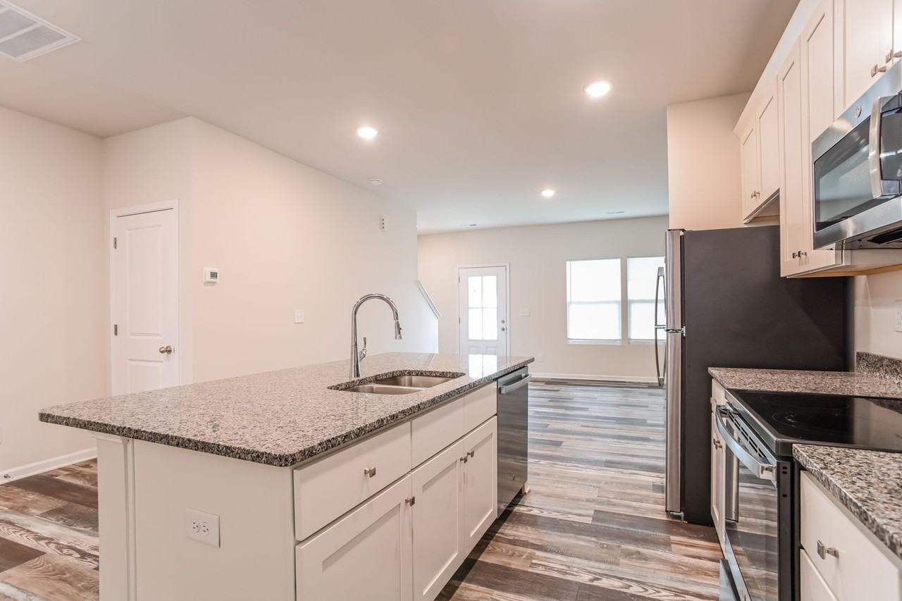 1207 Pine St - Photo 7 of 22