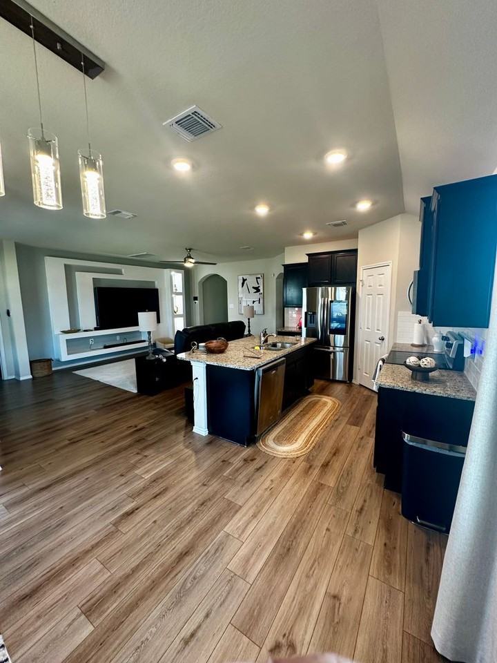 1812 Bee Creek Loop - Photo 5 of 18