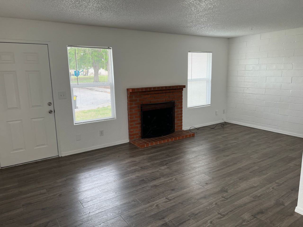 33077 Lake Michigan St - Photo 5 of 16