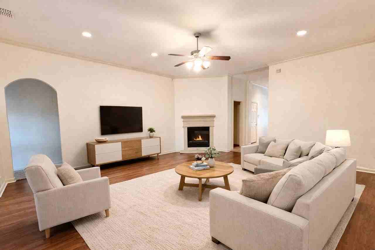 5827 Windy Meadow Ln - Photo 7 of 32