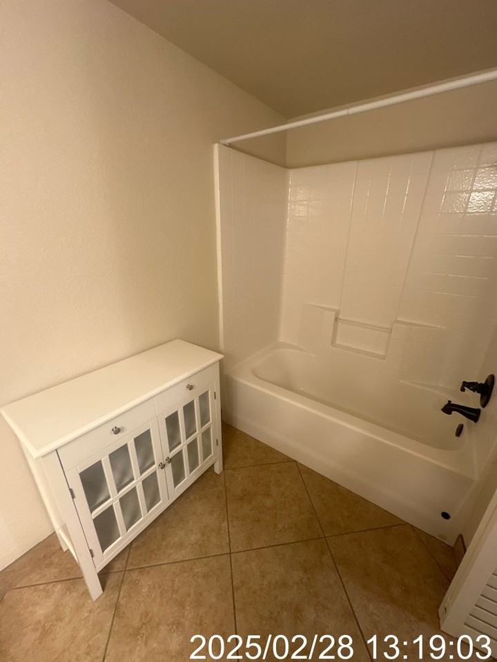 4701 Beechwood St - Photo 5 of 7