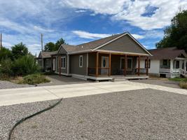 featured image of 409 S Broadway Ave