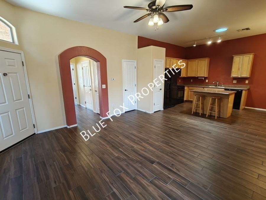 2122 E Calle Arroyo Lindo - Photo 5 of 41