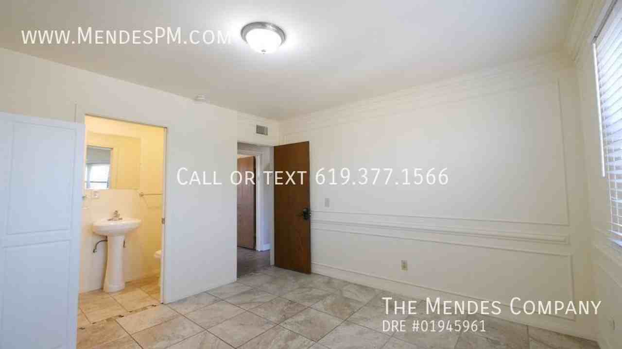 College Rental on 54th St. - Photo 4 of 46