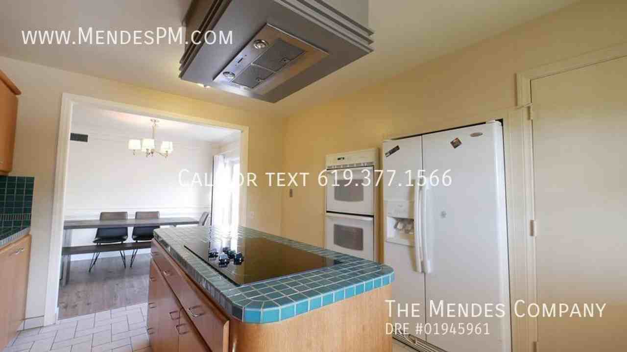 College Rental on 54th St. - Photo 7 of 46