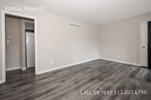 942 S 57th St - Photo 4 of 16