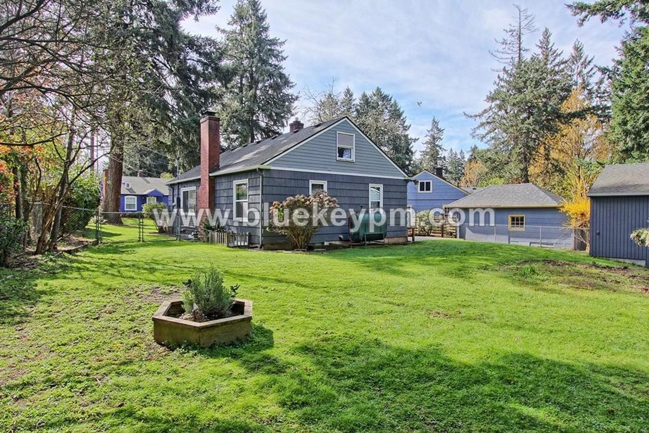 1949 Ne Bell Dr - Photo 4 of 18