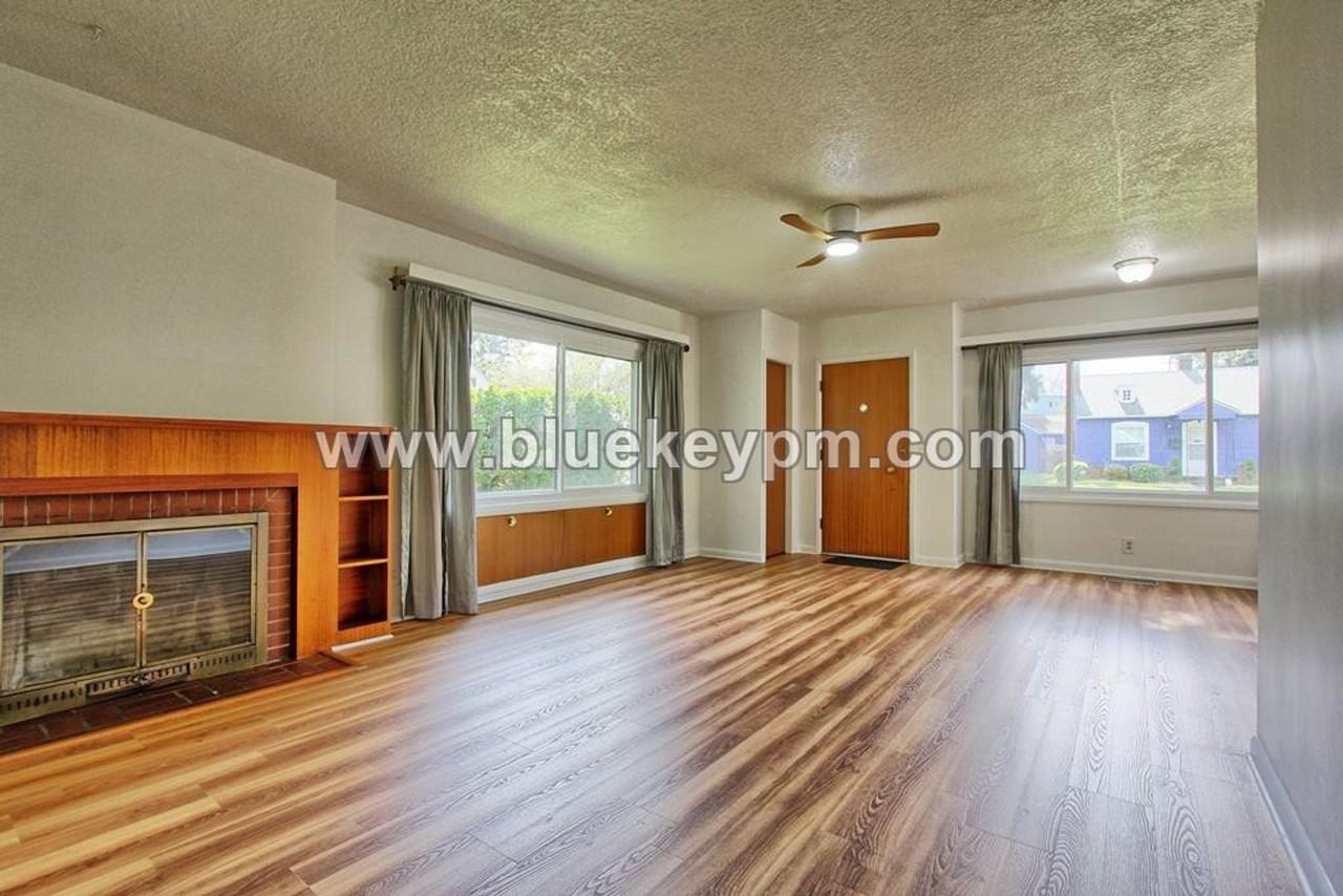 1949 Ne Bell Dr - Photo 5 of 18