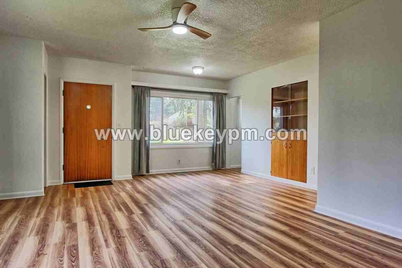 1949 Ne Bell Dr - Photo 7 of 18