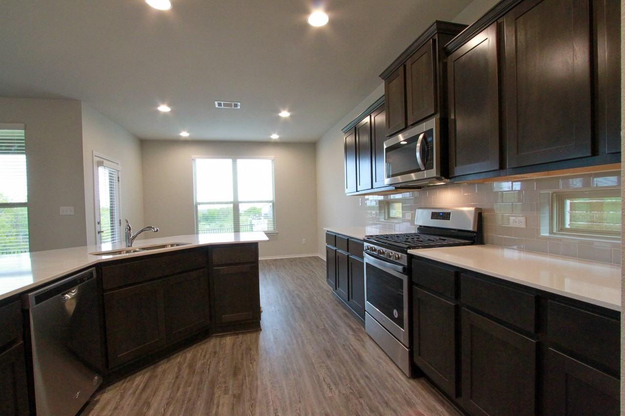 3651 Sandy Brook Dr #305 - Photo 6 of 41