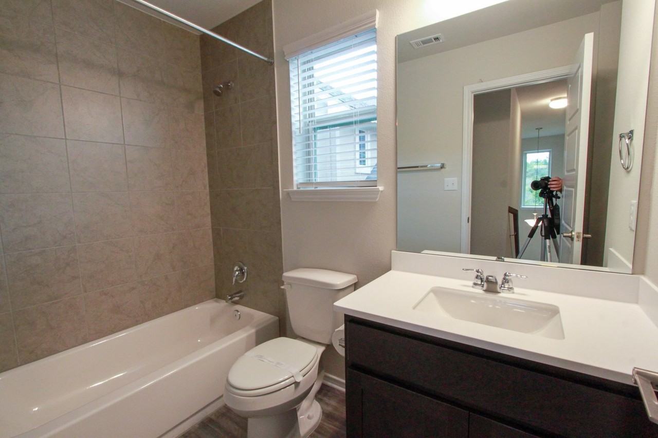 3651 Sandy Brook Dr #305 - Photo 3 of 41