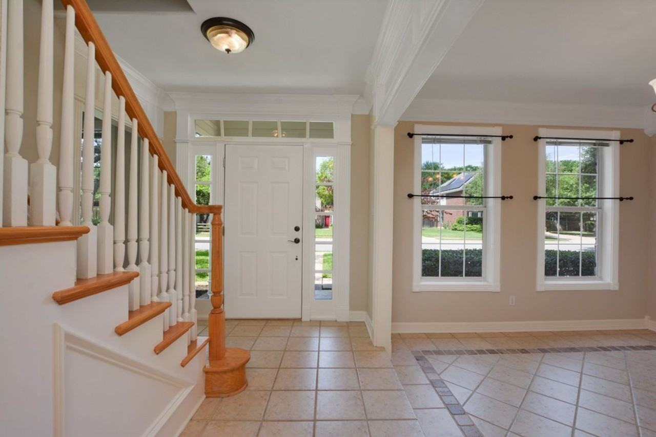 701 Oaklands Dr - Photo 4 of 31