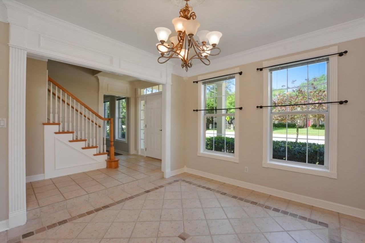 701 Oaklands Dr - Photo 5 of 31