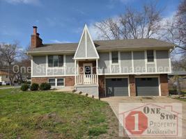 featured image of 300 E 11th St