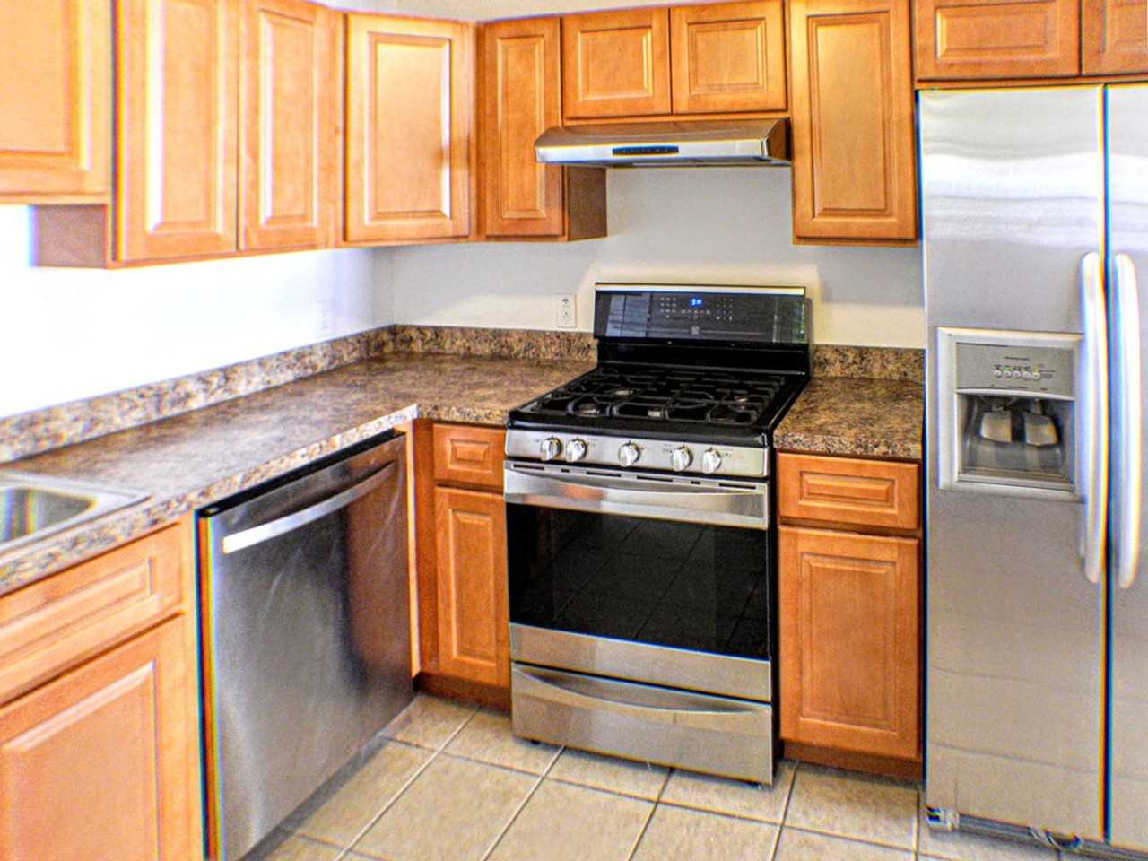 1535 S Hicks St - Photo 7 of 19