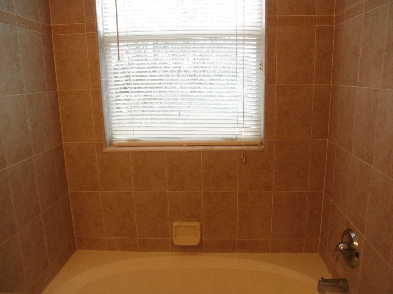 822 Pipers Cay Dr - Photo 7 of 11