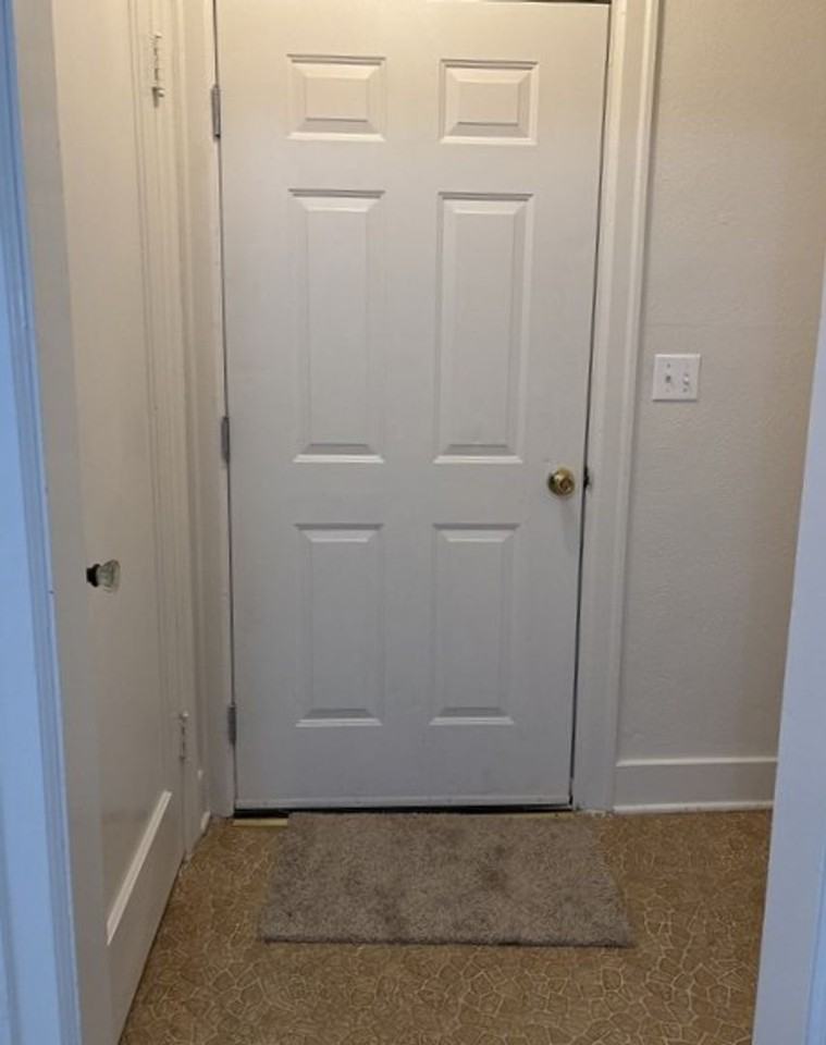 595 E Washington St - Photo 3 of 33