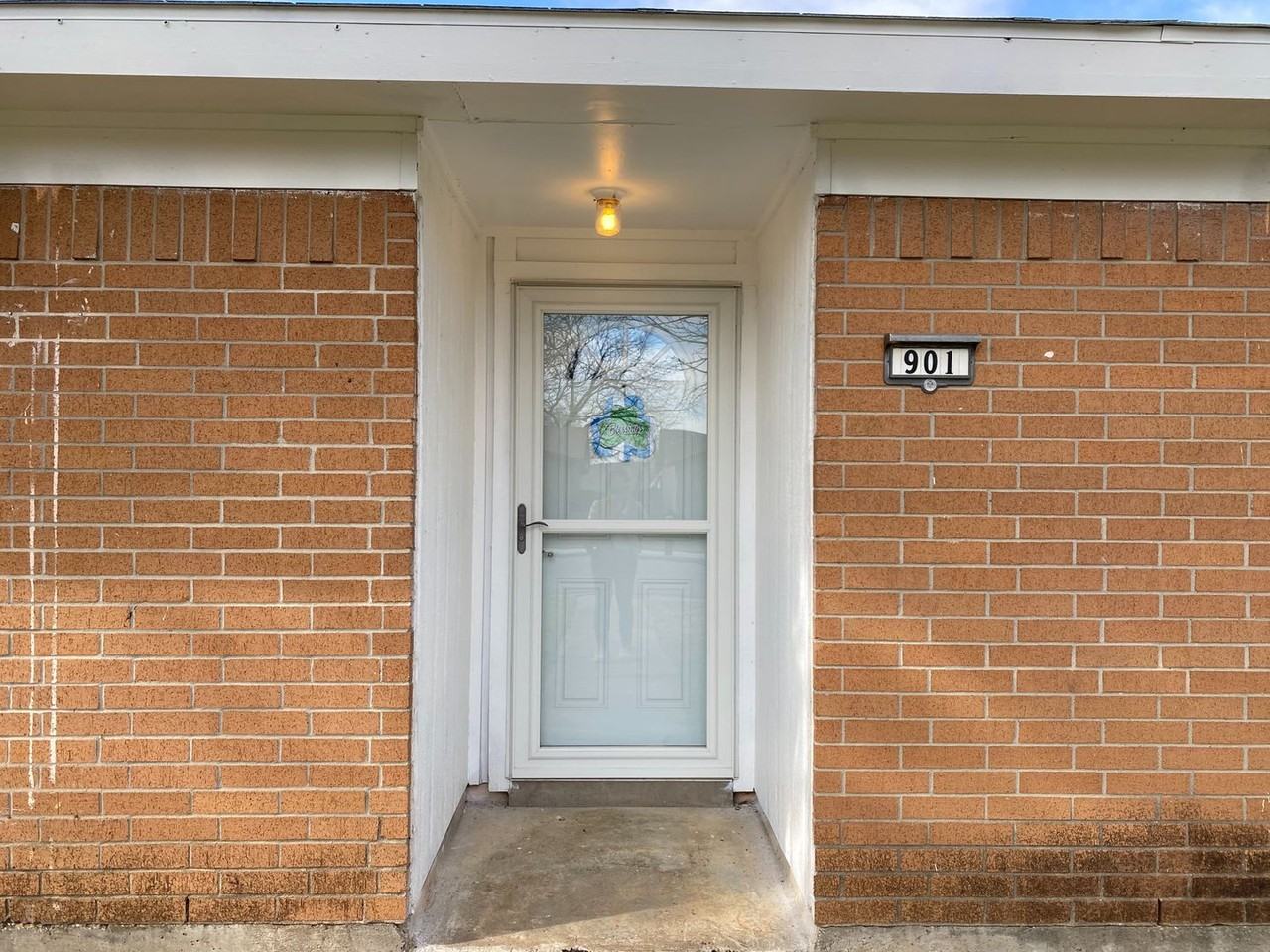 901 Wandering Way Dr - Photo 2 of 15