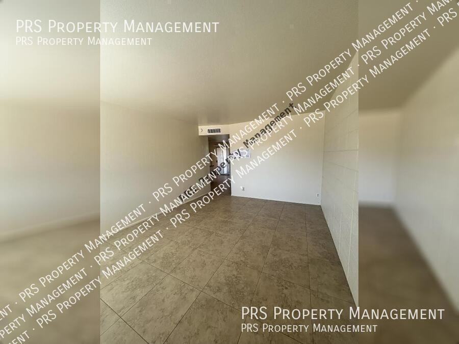 5233 E University Dr Apt B - Photo 7 of 26