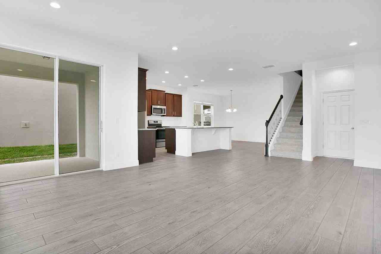 7842 Syracuse Dr - Photo 3 of 28