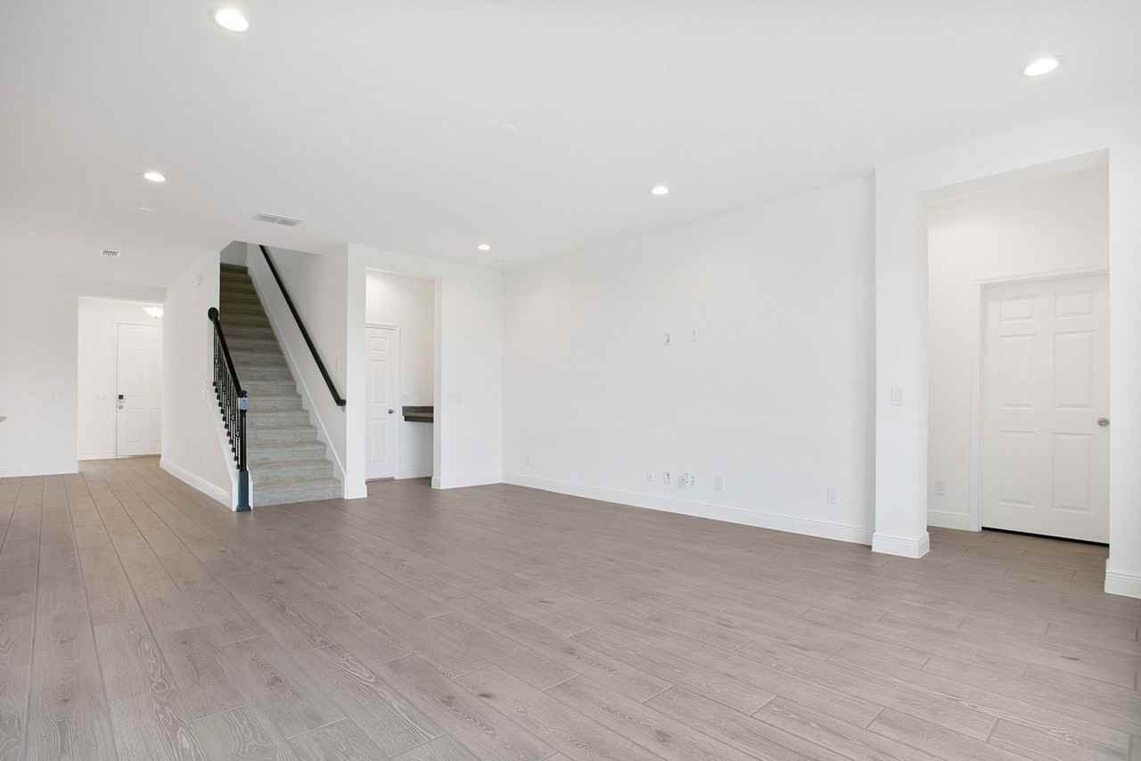 7842 Syracuse Dr - Photo 4 of 28