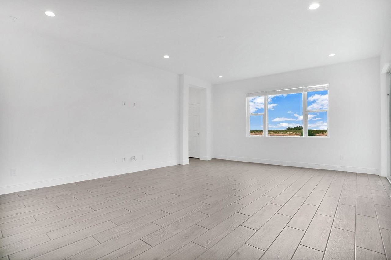 7842 Syracuse Dr - Photo 5 of 28