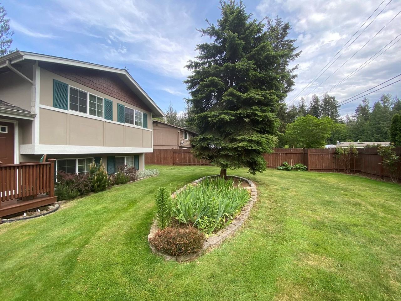 24809 Old Owen Rd - Photo 3 of 41