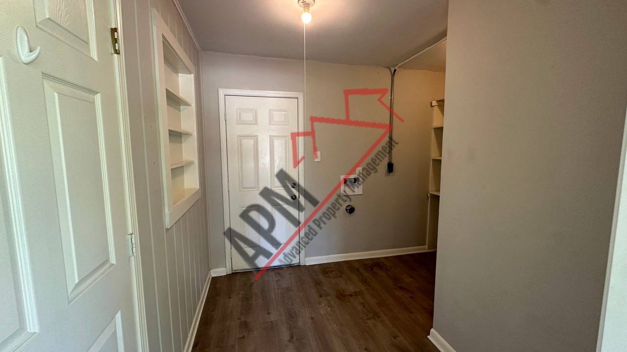 103 Gulpha Dr - Photo 5 of 12