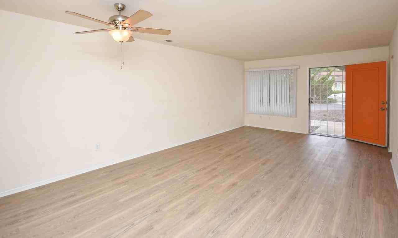 4757 Mystik Rd - Photo 4 of 15