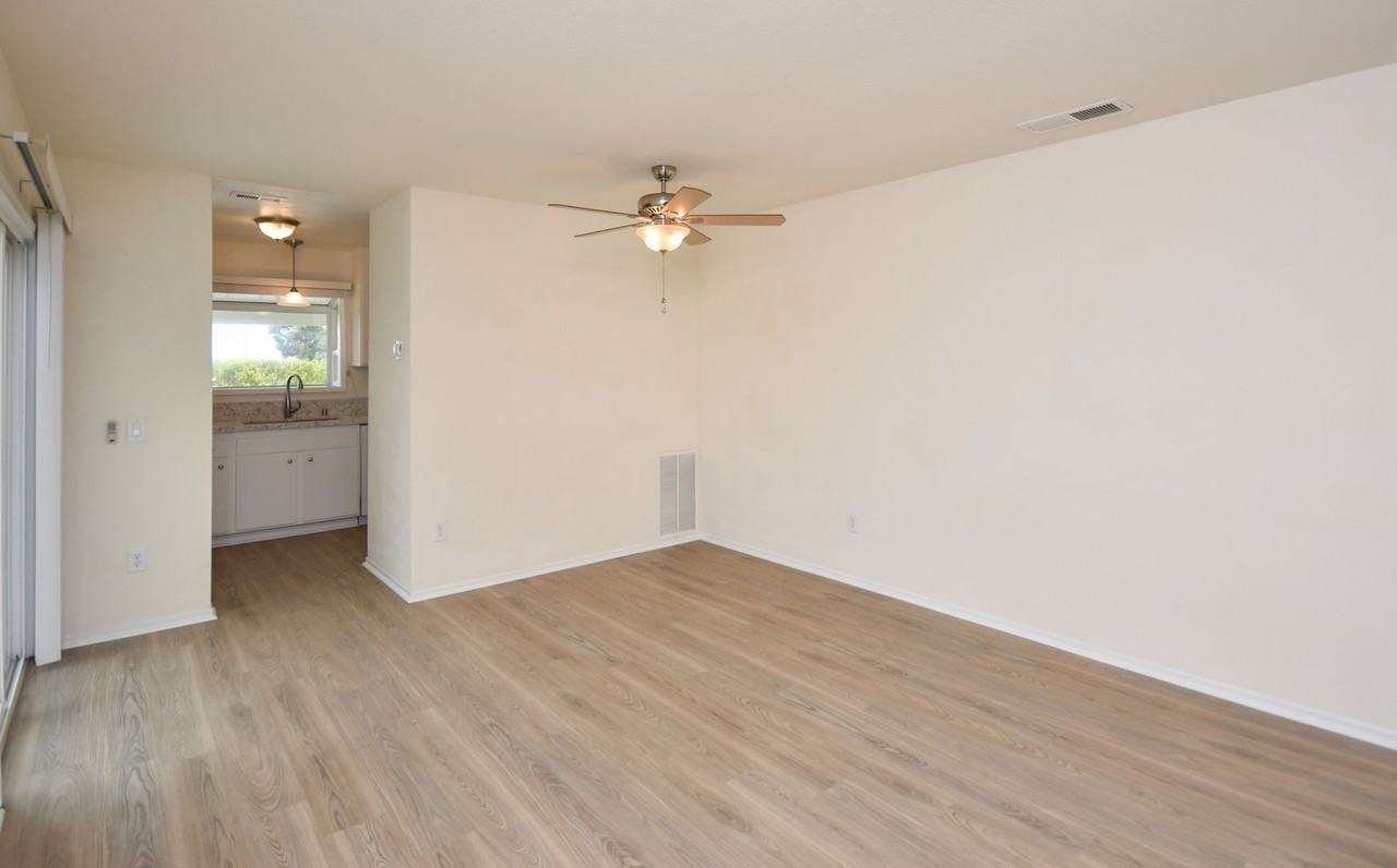 4757 Mystik Rd - Photo 5 of 15