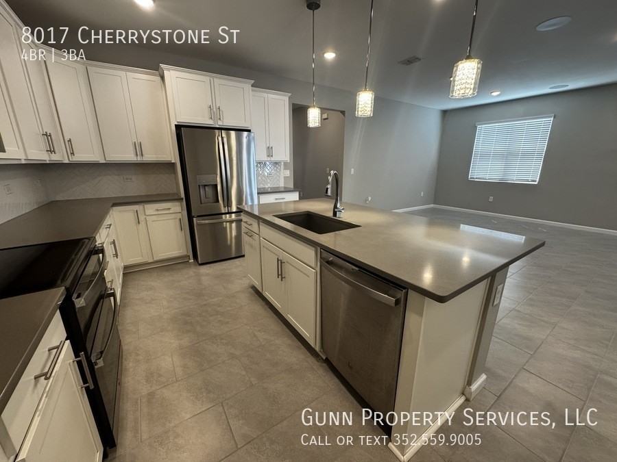 8017 Cherrystone St - Photo 5 of 22