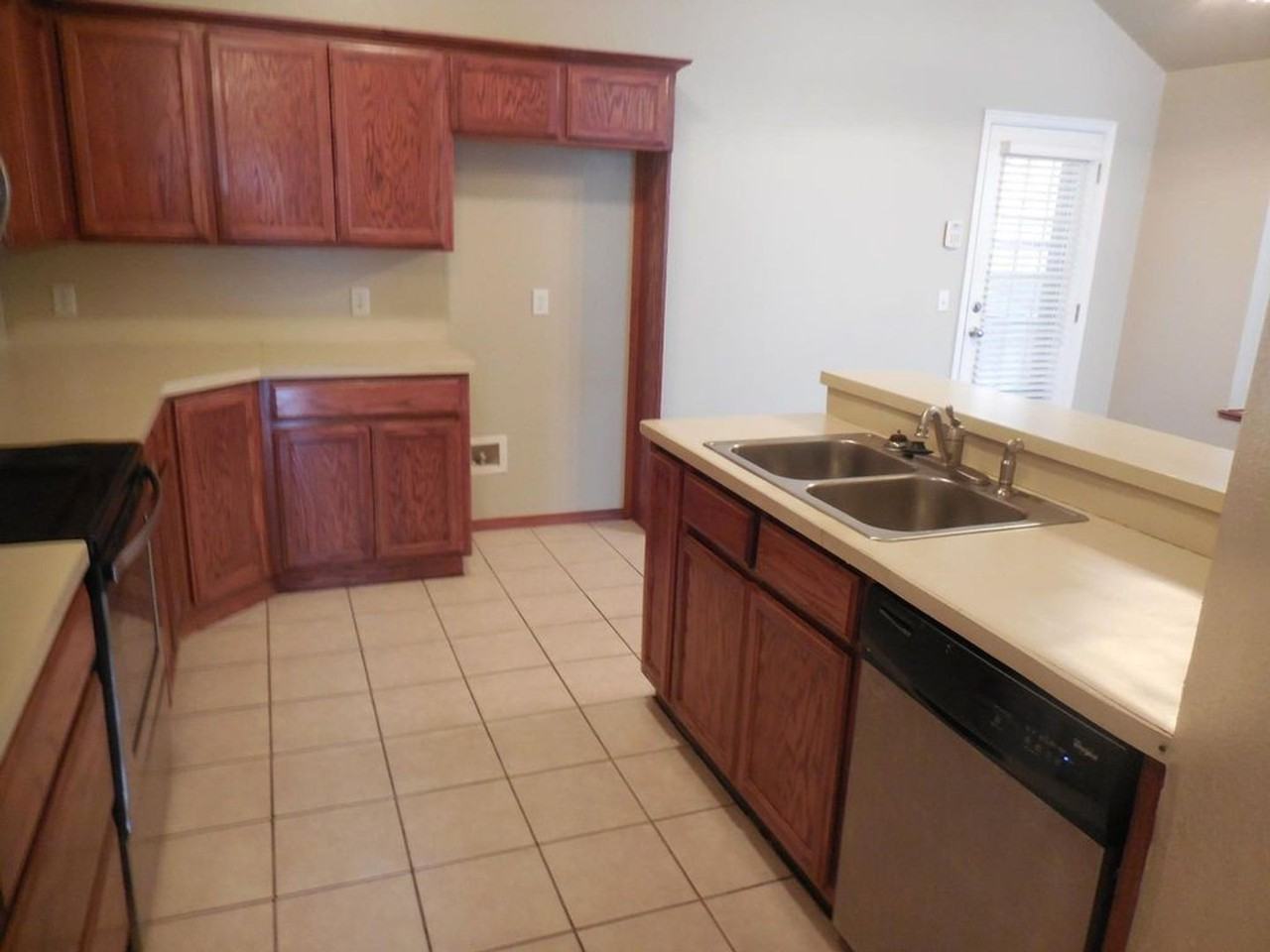 1209 Northern Hills Rd - Photo 4 of 7