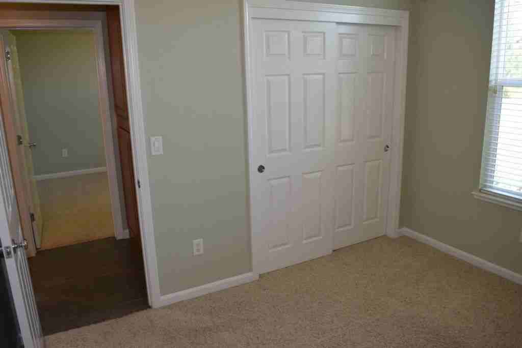 1378 Seymour Cir - Photo 5 of 31