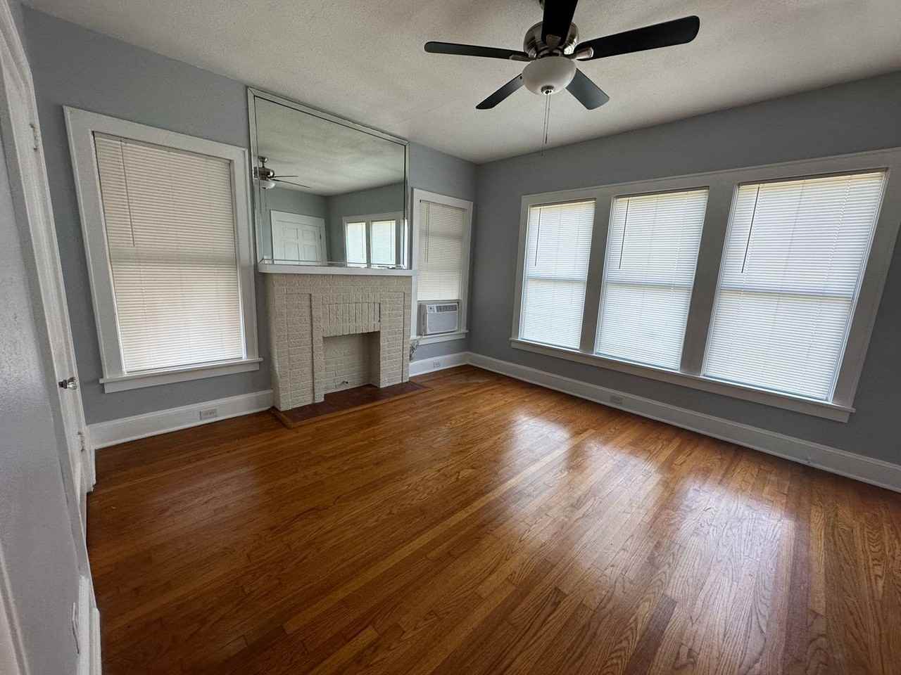 523 Forest Ave - Photo 3 of 8