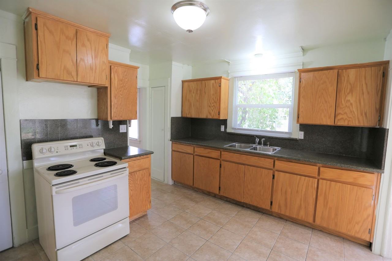 15901 Shell St - Photo 5 of 15