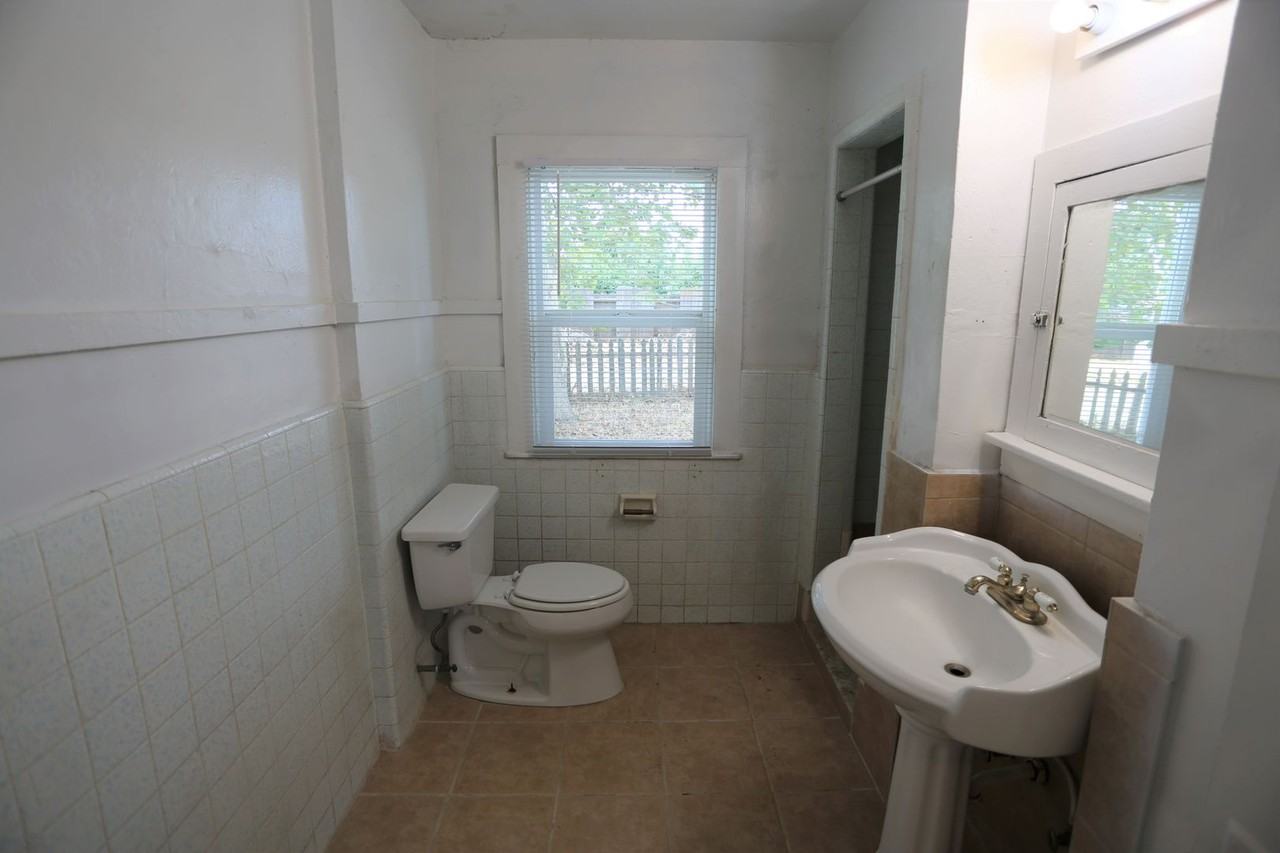 15901 Shell St - Photo 7 of 15