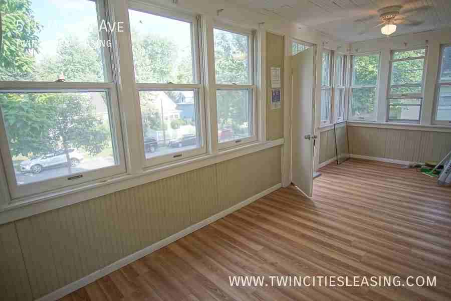 515 Queen Ave N - Photo 2 of 22