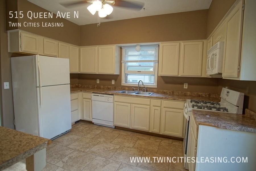 515 Queen Ave N - Photo 7 of 22