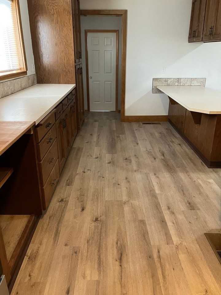 1909 N Springbrook Rd - Photo 7 of 23