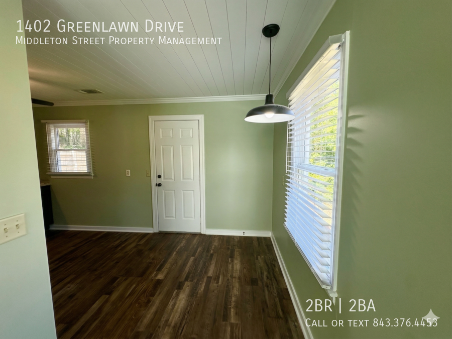 1402 Greenlawn Dr - Photo 5 of 21