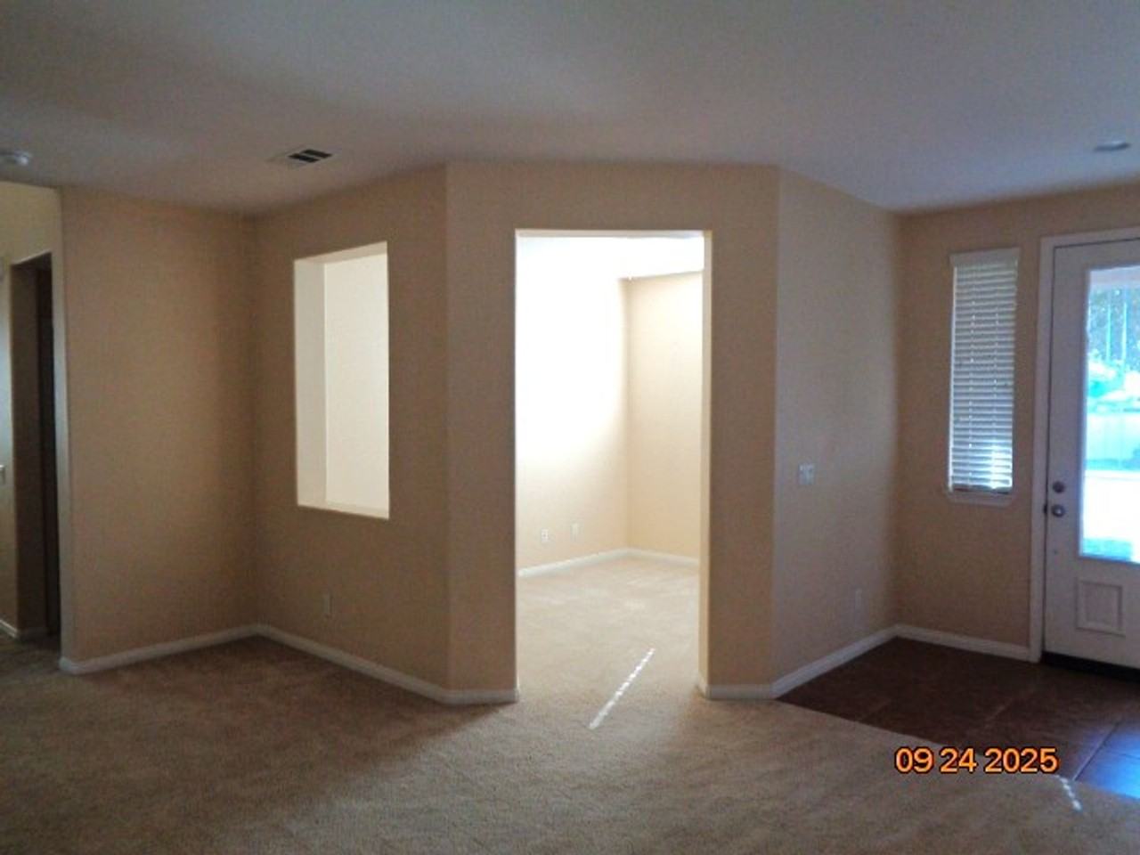 42308 Klamath Ln - Photo 3 of 32