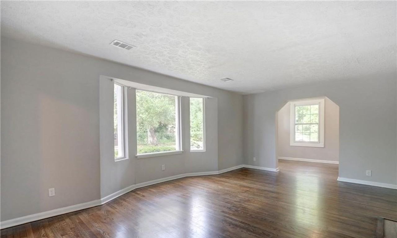 426 Lawton Ave - Photo 4 of 12