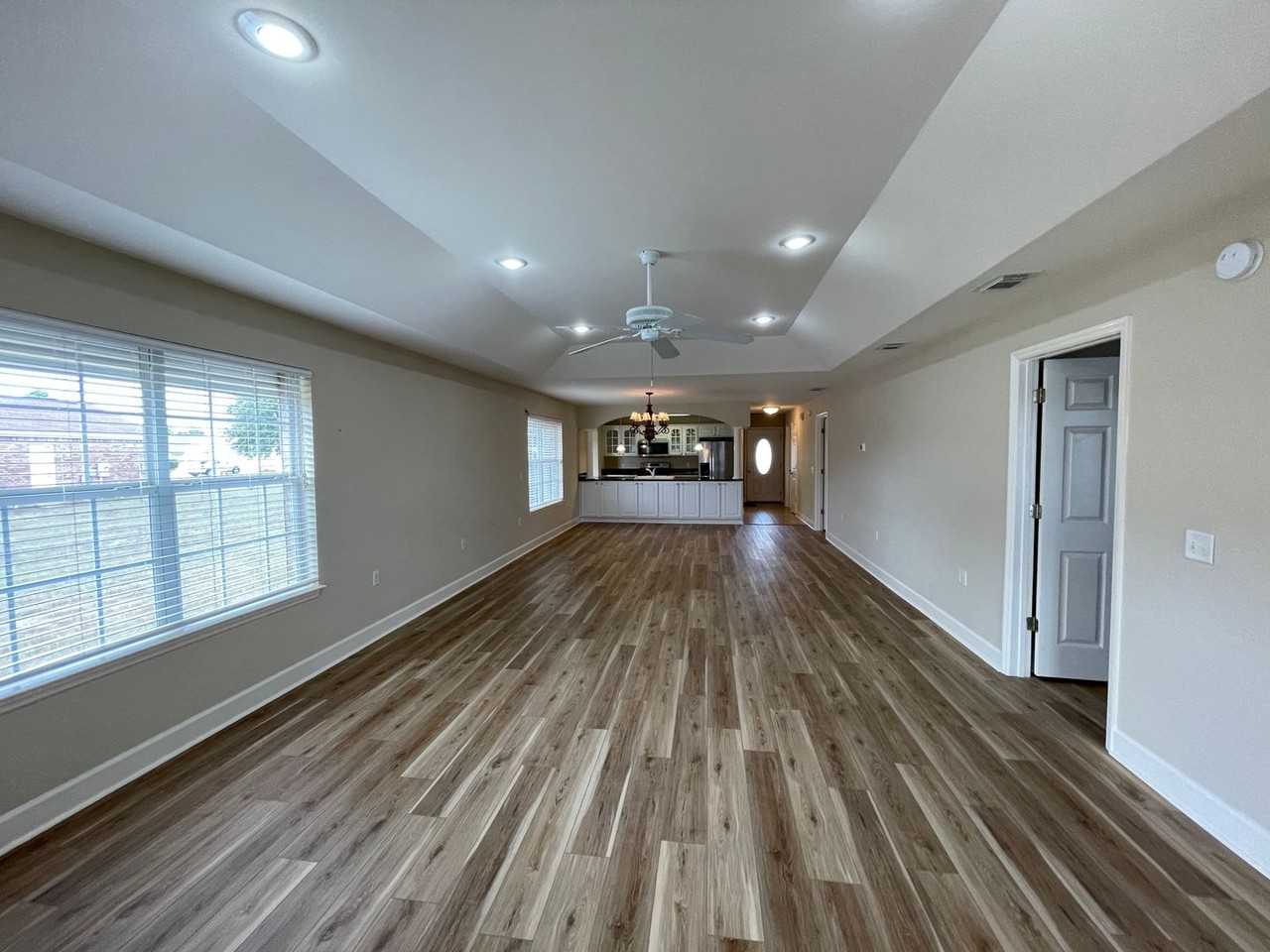 114 Lakeridge Dr - Photo 5 of 32