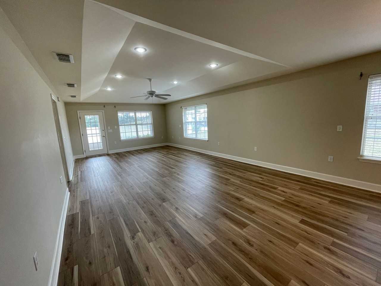 114 Lakeridge Dr - Photo 6 of 32