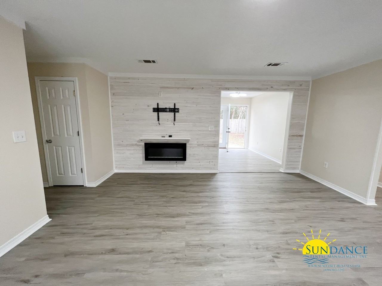 5233 Kervin Rd - Photo 3 of 29