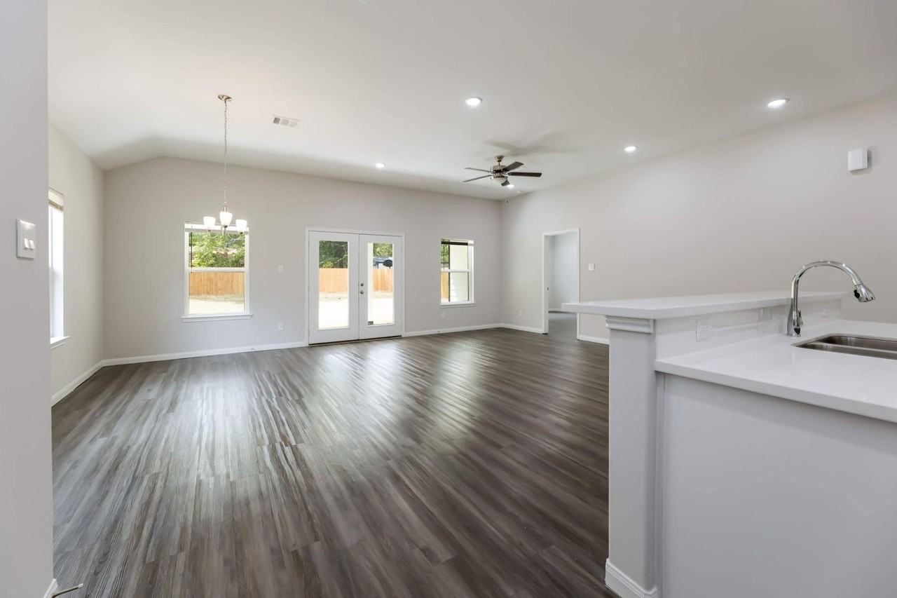 2029 County Road 3550 - Photo 5 of 17